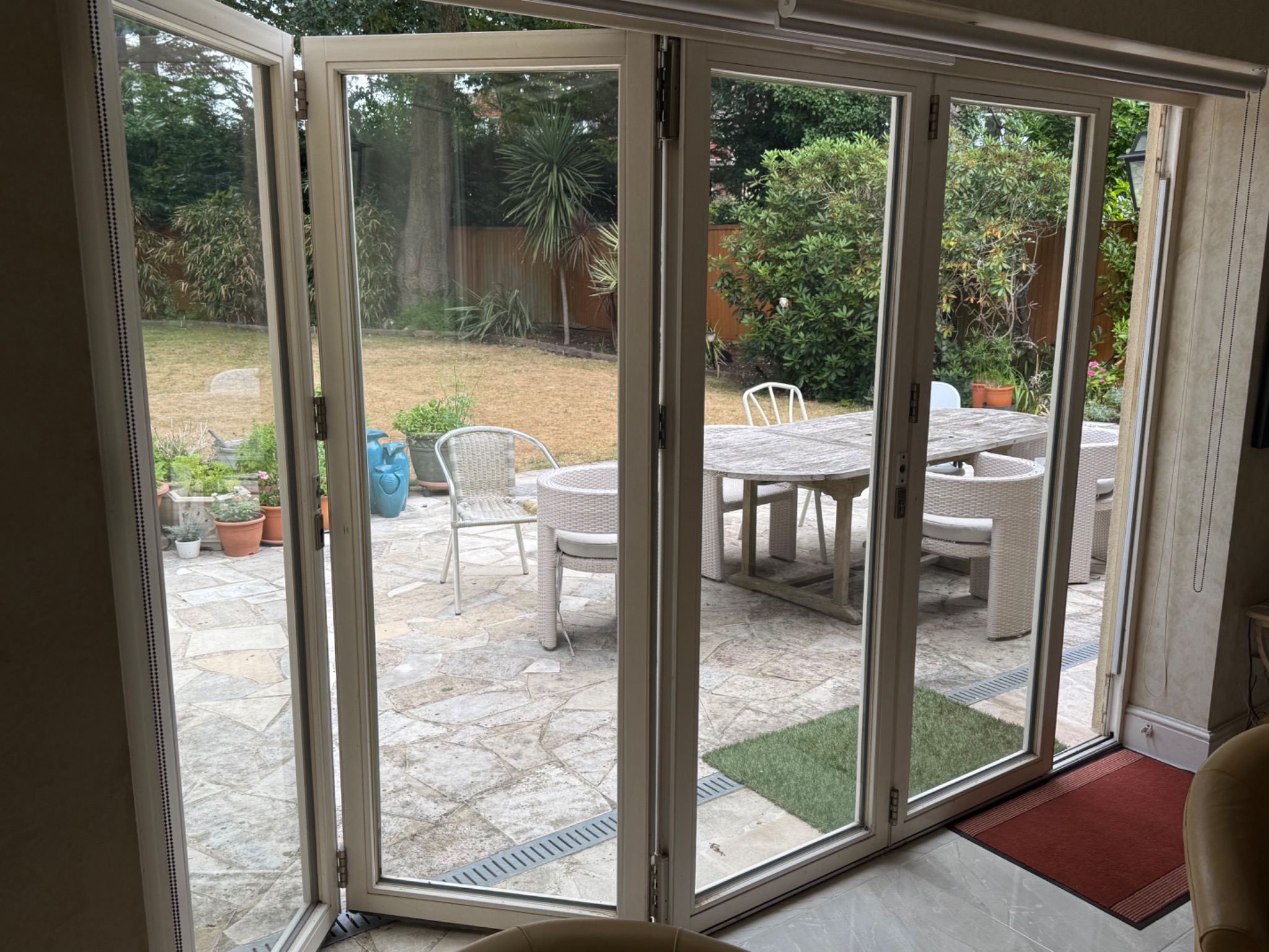 Bifold door alignment